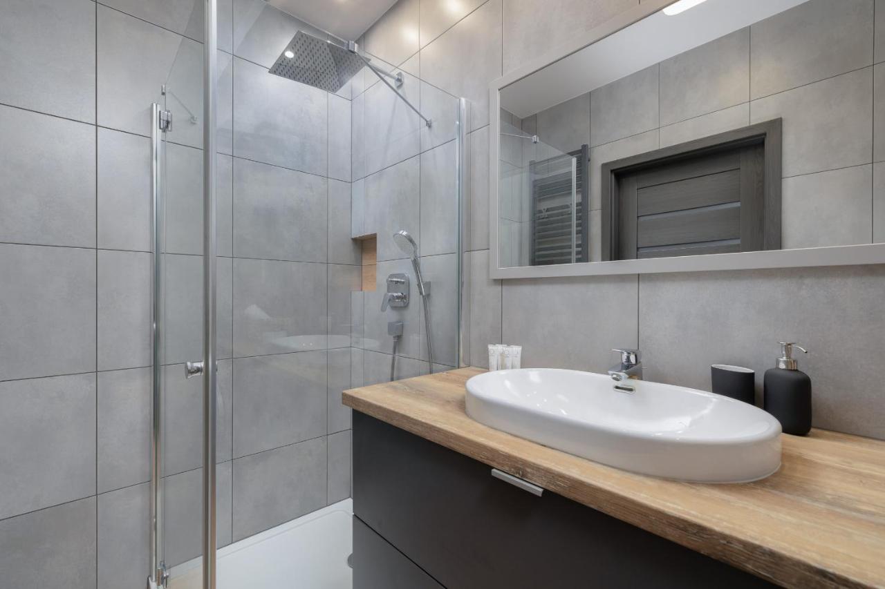 Osiedle Avia Family Apartment In Krakow With Balcony By Noclegi Renters Eksteriør billede