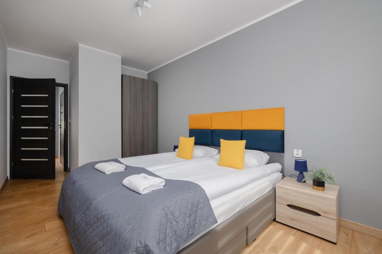 Osiedle Avia Family Apartment In Krakow With Balcony By Noclegi Renters Eksteriør billede